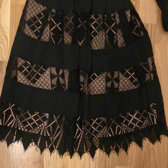 Gorgeous black cream lace dress - Picture 14 of 15